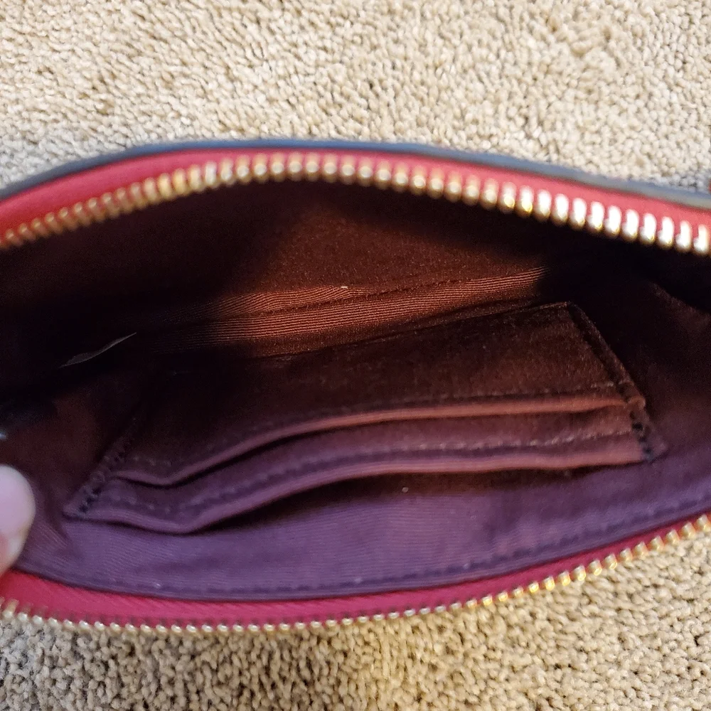 NWOT Coach wristlet with embossing - Picture 3 of 6